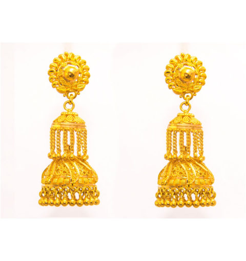 beautiful gold earring.