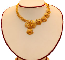 Artistic necklace for ladies in nepal