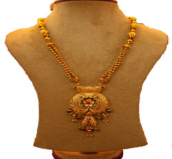 handmade gold necklaces in Nepal.