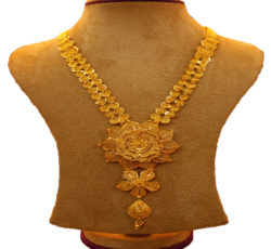 beautiful nepali necklaces.