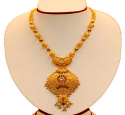 best handmade necklace.