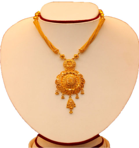 beautiful gold necklace.