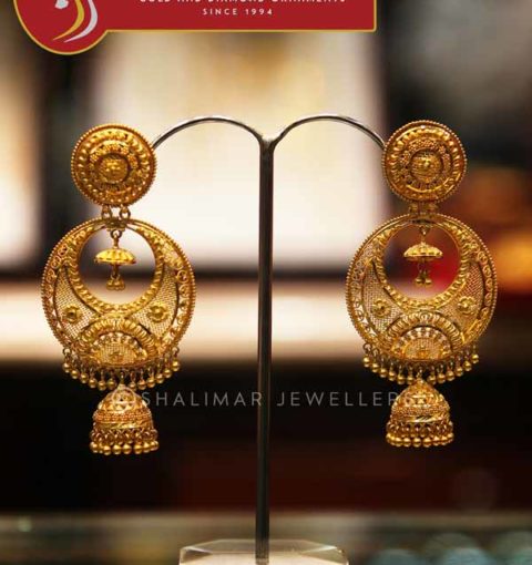 gold earrings