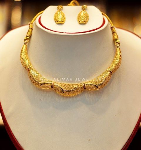 Gold necklace designs