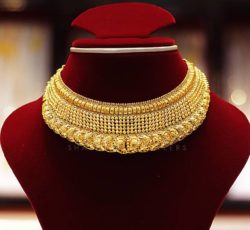 short gold necklace