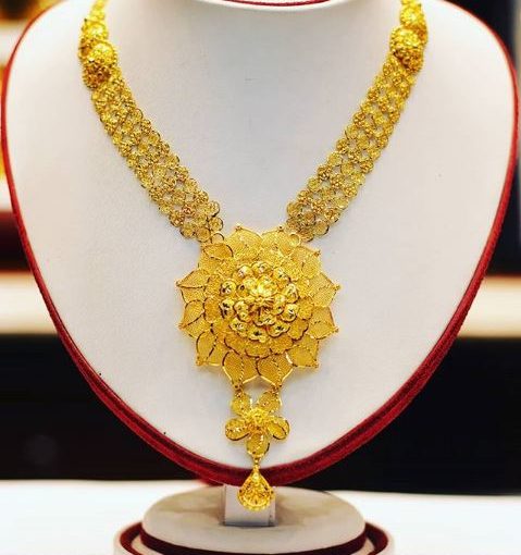 Gold Floral Necklace in Nepala